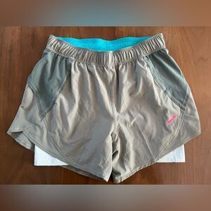 Brooks Women's Gray and Teal Chaser 5” 2-in-1 Athletic Shorts
